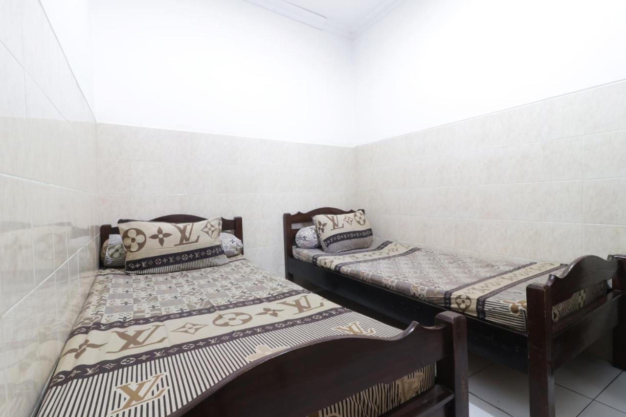 Hotel Omah Ampel Syariah Сурабая Экстерьер фото